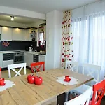 View * וארנה